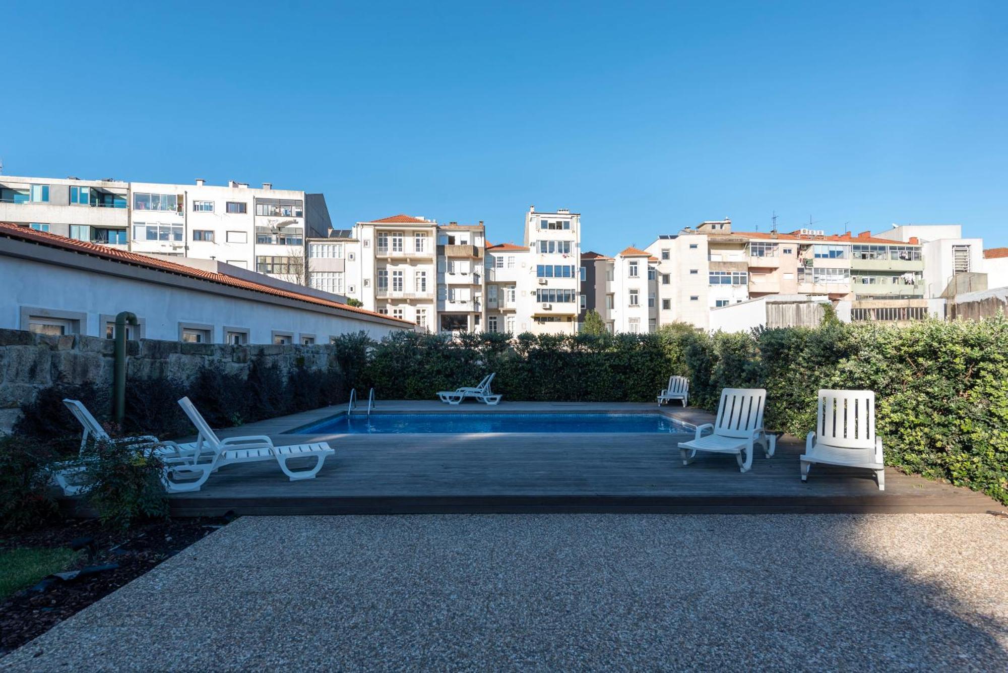 Exotic Flat With Shared Pool & Garden Apartment Порто Екстериор снимка