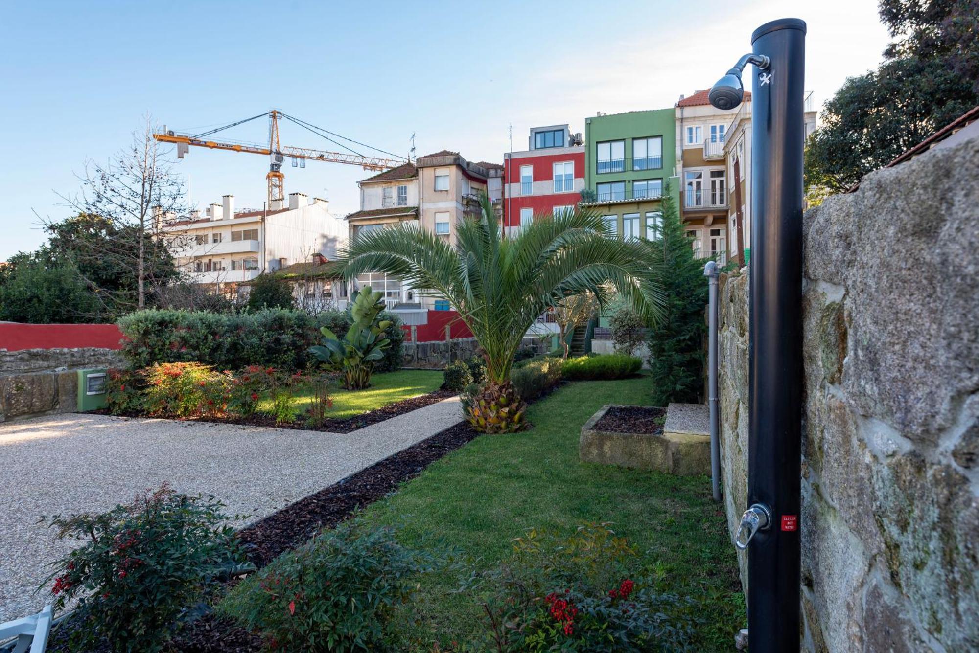 Exotic Flat With Shared Pool & Garden Apartment Порто Екстериор снимка